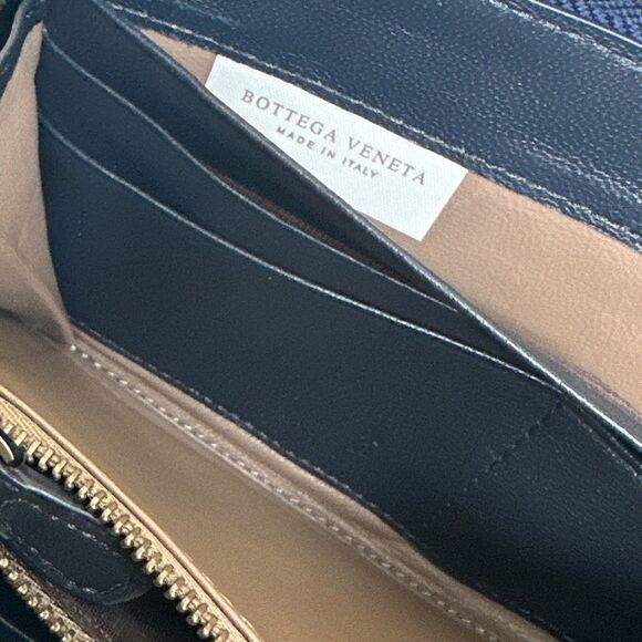 BOTTEGA VENETA Intrecciato Navy Leather Wallet - Picture 5 of 11